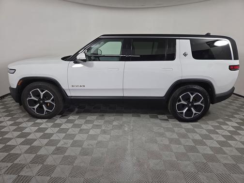 2023 Rivian R1S Adventure