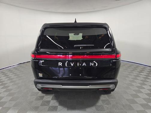 2023 Rivian R1S Adventure