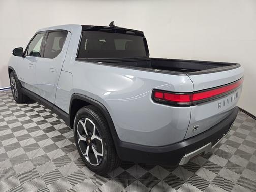 2024 Rivian R1T Adventure Package