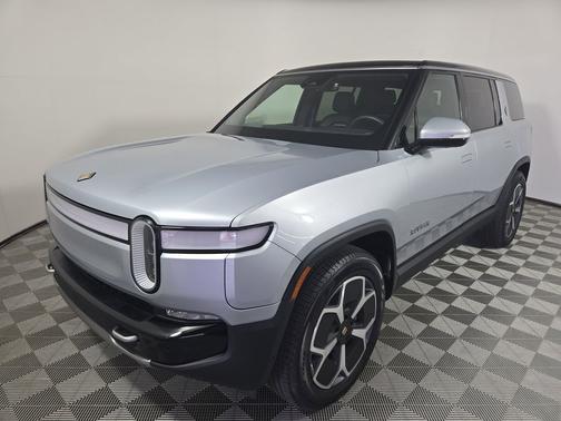 2024 Rivian R1S Adventure Package