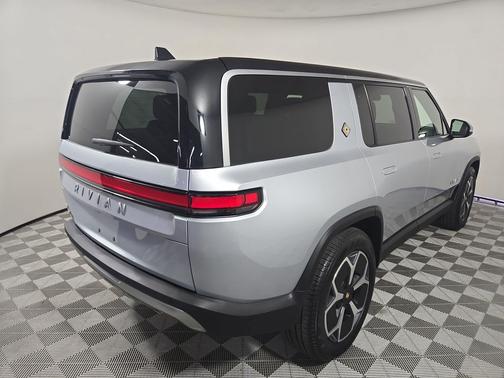 2024 Rivian R1S Adventure Package