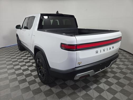 Glacier White 2024 Rivian R1T Launch Edition Quad Motor Large Pack