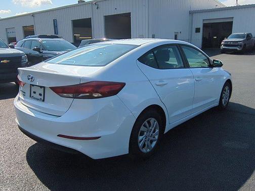 2018 Hyundai ELANTRA SE