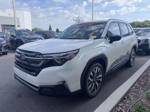 Crystal White Pearl 2025 Subaru Forester Touring