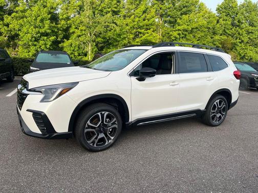 Crystal White Pearl 2026 Subaru Ascent Limited