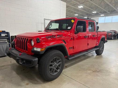 Firecracker Red Clearcoat 2022 Jeep Gladiator Sport