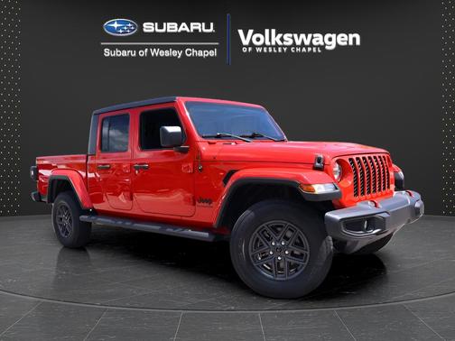 Firecracker Red Clearcoat 2022 Jeep Gladiator Sport