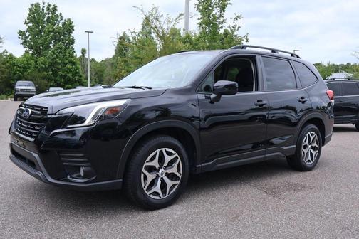 Crystal Black Silica 2023 Subaru Forester Premium