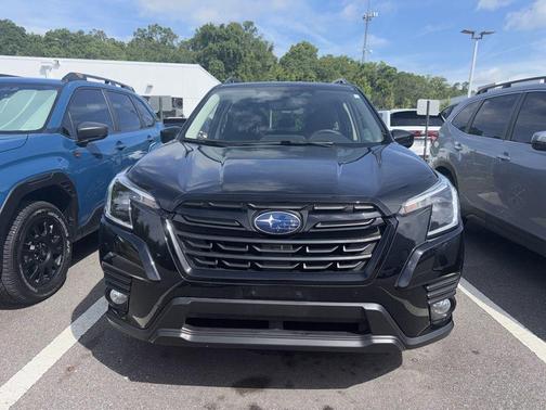 Crystal Black Silica 2023 Subaru Forester Premium
