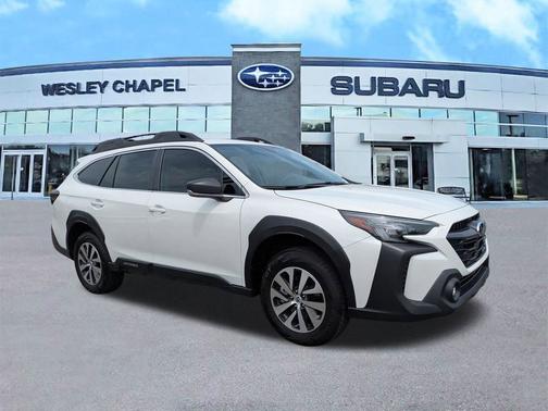 Crystal White Pearl 2025 Subaru Outback 2.5i