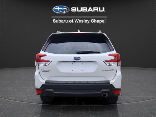 Crystal White Pearl 2021 Subaru Forester Limited
