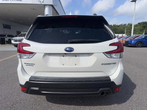 Crystal White Pearl 2021 Subaru Forester Limited