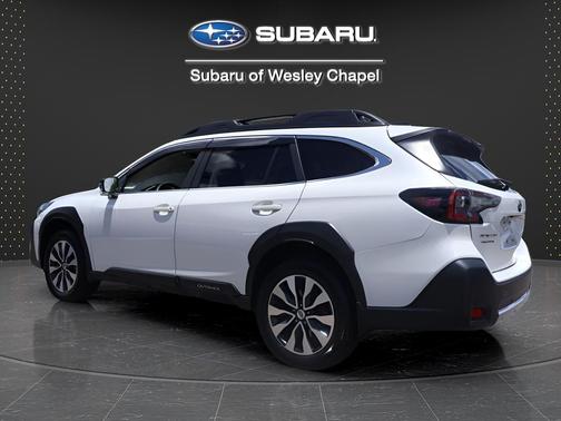 Crystal White Pearl 2023 Subaru Outback Limited