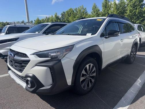 Crystal White Pearl 2023 Subaru Outback Limited