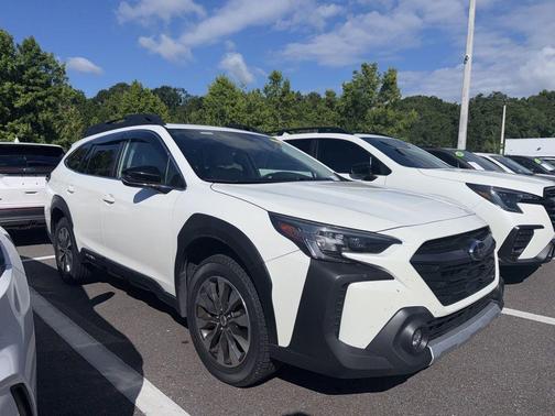 Crystal White Pearl 2023 Subaru Outback Limited
