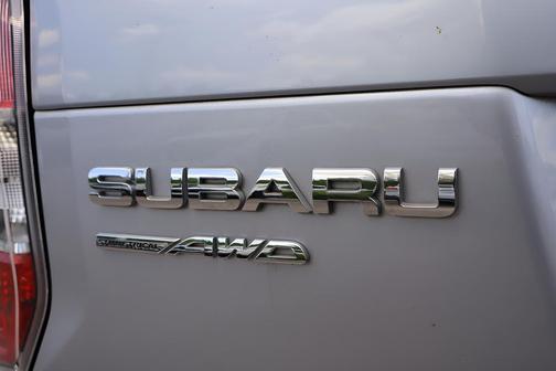 Ice Silver Metallic 2016 Subaru Forester 2.5i Limited