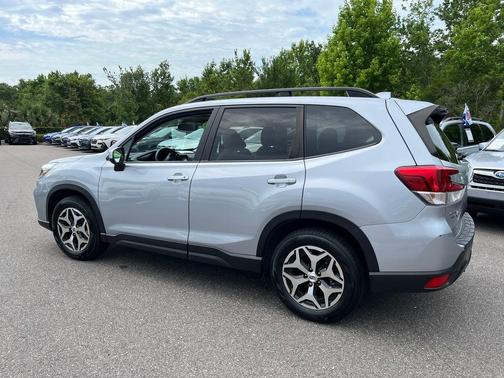 Ice Silver Metallic 2020 Subaru Forester Premium