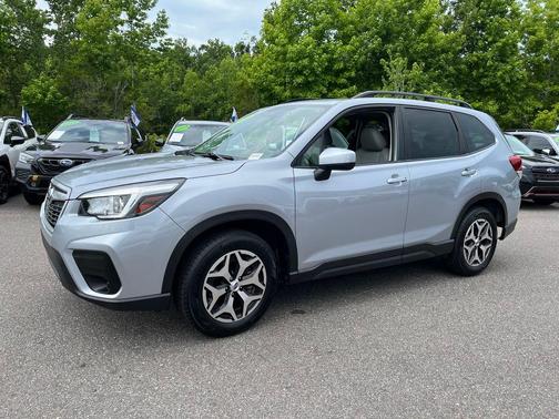 Ice Silver Metallic 2020 Subaru Forester Premium