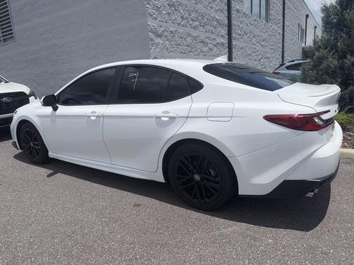 Ice 2025 Toyota Camry SE