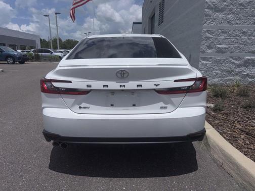 Ice 2025 Toyota Camry SE