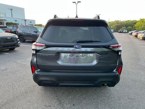 Magnetite Gray Metallic 2026 Subaru Forester