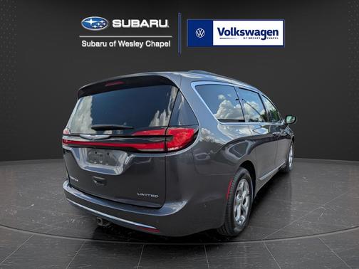 Crystal Metallic 2022 Chrysler Pacifica Limited