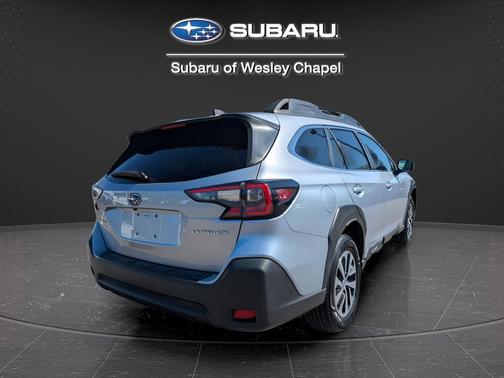 Ice Silver Metallic 2023 Subaru Outback Premium