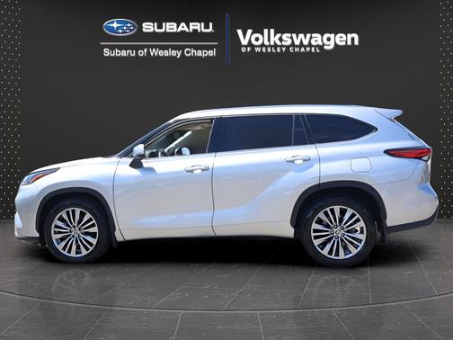 Celestial Silver Metallic 2021 Toyota Highlander Platinum