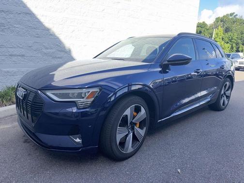 Navarra Blue Metallic 2022 Audi e-tron Premium Plus