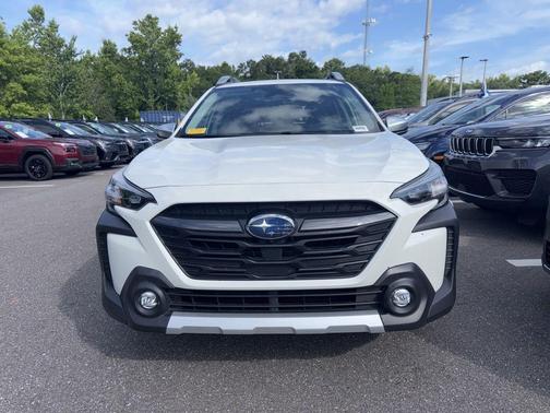Crystal White Pearl 2023 Subaru Outback Touring