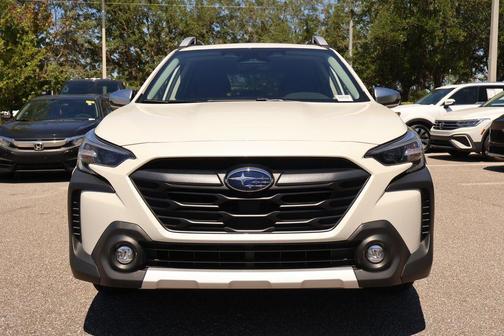 Crystal White Pearl 2023 Subaru Outback Touring