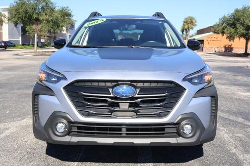 Ice Silver Metallic 2024 Subaru Outback Onyx Edition