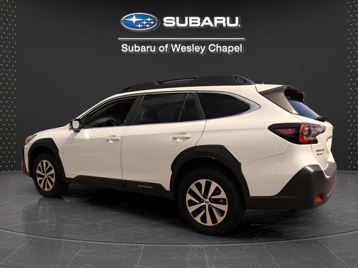 Crystal White Pearl 2025 Subaru Outback Premium