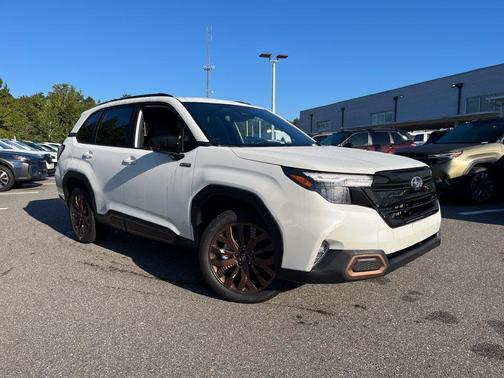 Crystal White Pearl 2026 Subaru Forester Sport