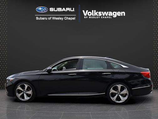 Crystal Black Pearl 2018 Honda Accord Touring