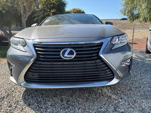 2016 Lexus ES 300h Base