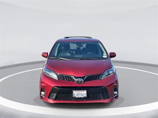 2019 Toyota Sienna SE
