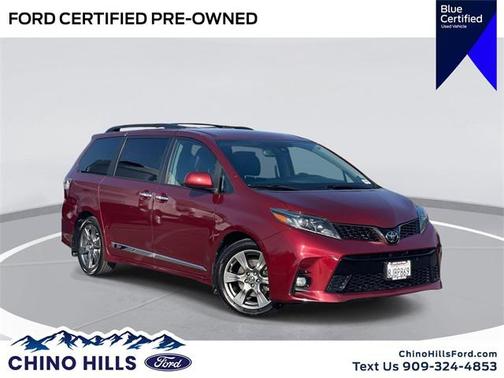 2019 Toyota Sienna SE