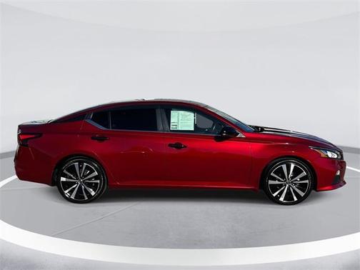 2021 Nissan Altima SR FWD