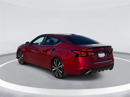 2021 Nissan Altima SR FWD