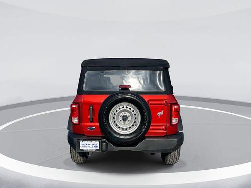 Hot Pepper Red Metallic Tinted Clearcoat 2023 Ford Bronco Base