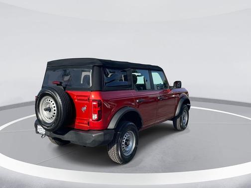 Hot Pepper Red Metallic Tinted Clearcoat 2023 Ford Bronco Base