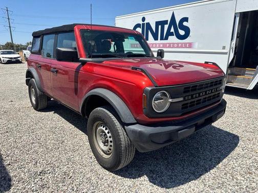 Hot Pepper Red Metallic Tinted Clearcoat 2023 Ford Bronco Base