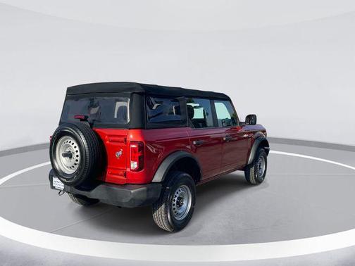 Hot Pepper Red Metallic Tinted Clearcoat 2023 Ford Bronco Base