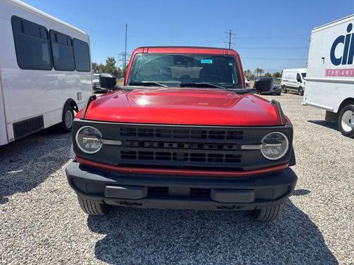 Hot Pepper Red Metallic Tinted Clearcoat 2023 Ford Bronco Base