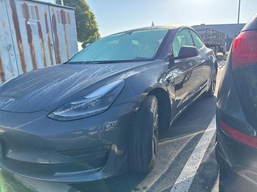 2022 Tesla Model 3 Standard Range