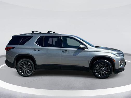 Sterling Gray Metallic 2023 Chevrolet Traverse RS