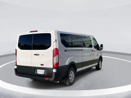 2022 Ford Transit-350 XLT