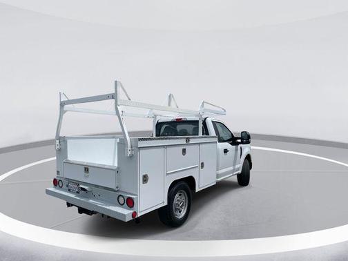 Oxford White 2022 Ford F-250 XL