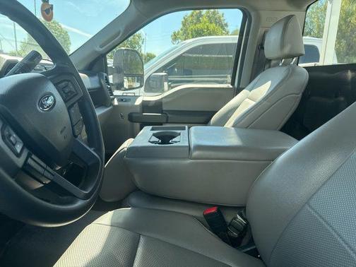 Oxford White 2022 Ford F-250 XL